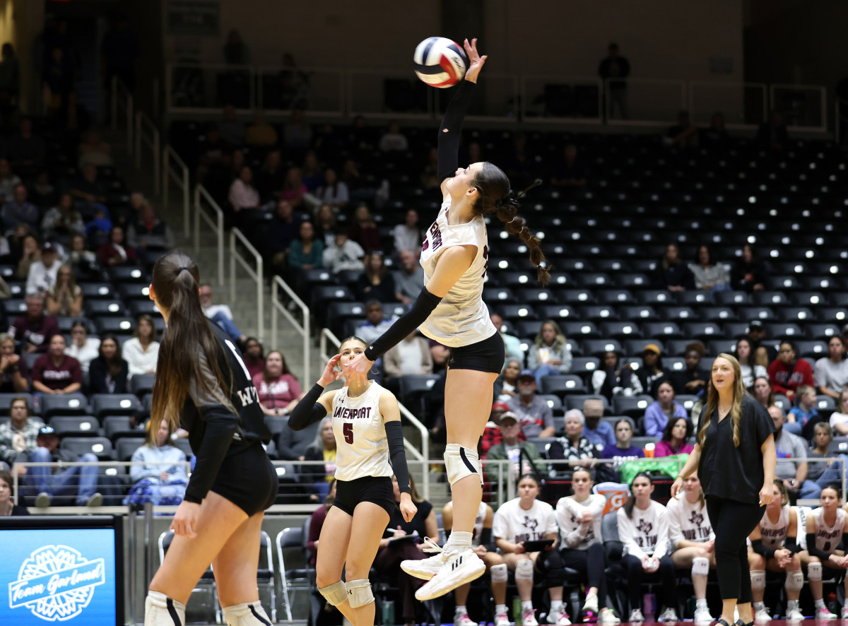 Comal Davenport vs Canyon Randall UIL 4A State Championship November 18, 2023 Photo-Michael Horbovetz14